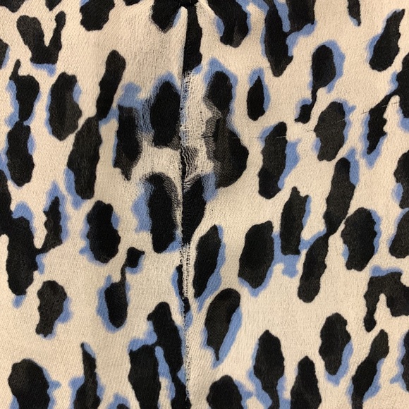 Banana Republic Animal Print Short Sleeve Ruffle Shirt. Size M. - Picture 8 of 15